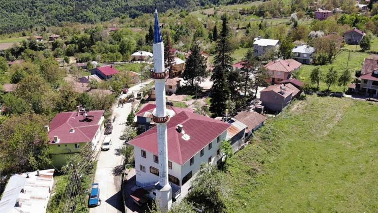 Hiç vaka görülmeyen köyde cuma namazına giden 6 kişi Covid-19'dan öldü