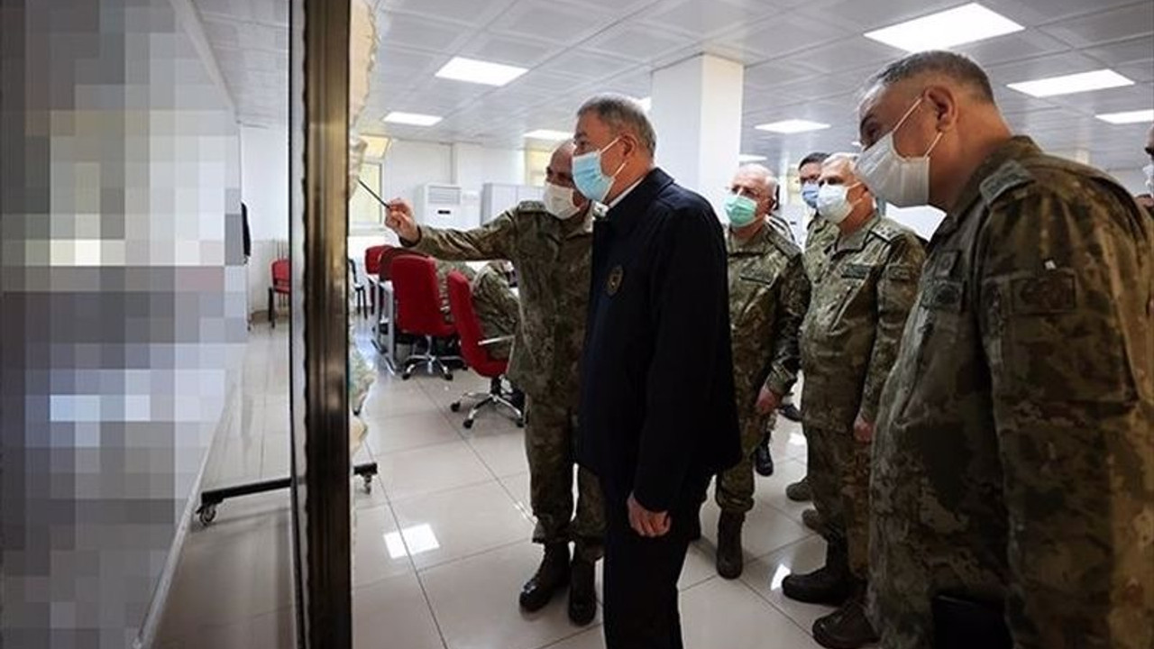 Savunma Bakanı Akar kuvvet komutanlarıyla Şırnak'a gitti, belediye başkanıyla görüştü