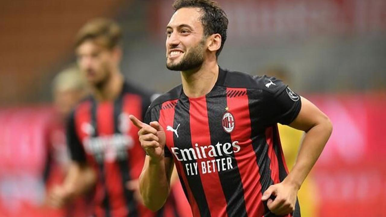 Hakan Çalhanoğlu'nun Juventus'a transfer olacağı iddia edildi