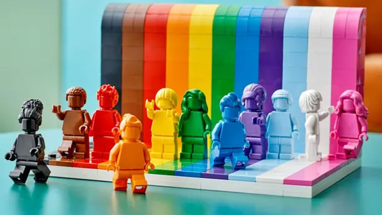 Lego, ilk LGBTQIA+ setini Onur Ayı'nın ilk gününde satışa sunacak: Herkes Mükemmeldir