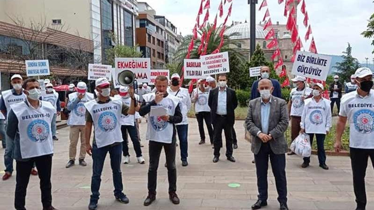 İşçiler, toplu sözleşme şartlarına uymayan AKP’li belediyeyi protesto etti