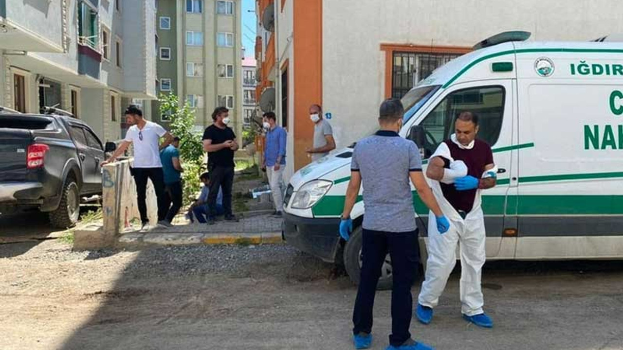 Iğdır'da, apartman bodrumunda sandıkta bir kadına ait cansız beden bulundu