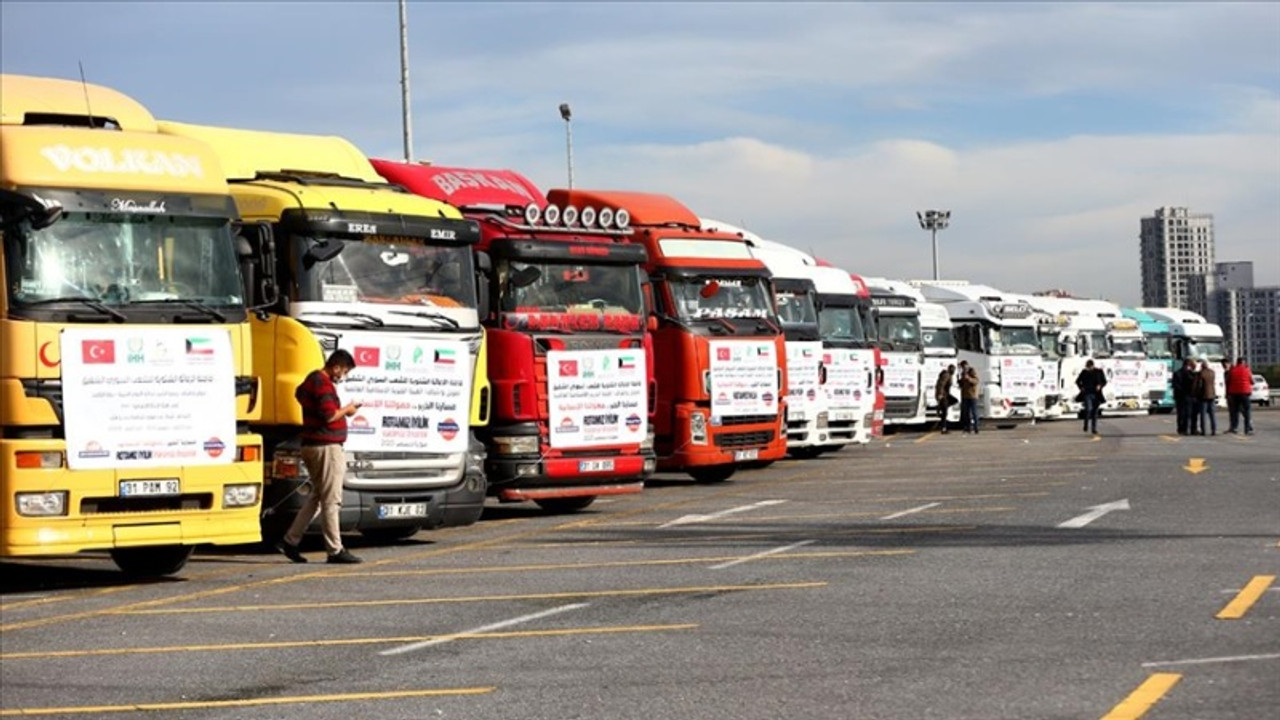 Kızılay'dan açıklama: Suriye'ye 50 bin TIR yardım gönderdik