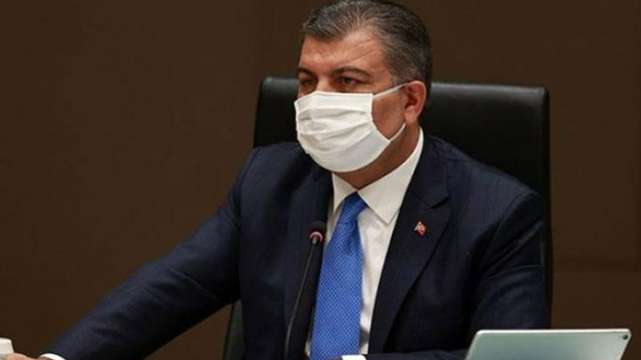 Sağlık Bakanı Koca: Maskelerin yüzümüzü terlettiği son yaz olacak