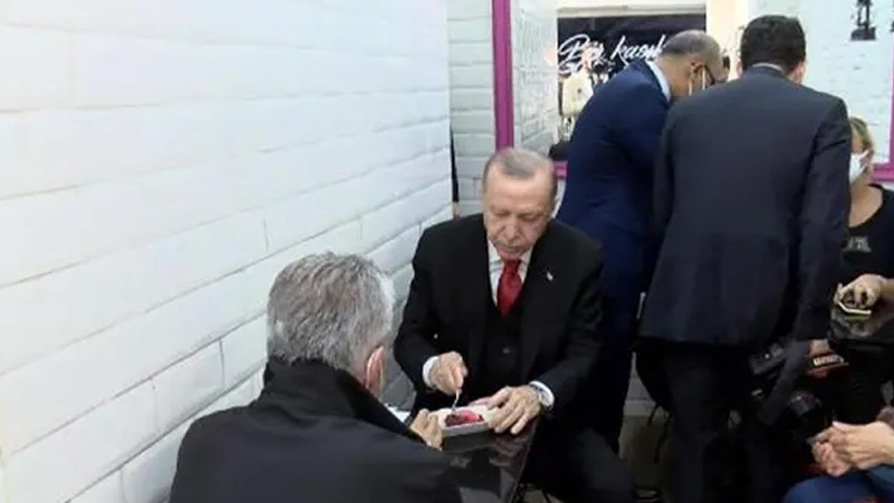 Erdoğan'ın korumasından 'bacak' uyarısı