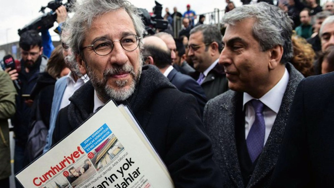 'Interpol bu tip başvuruları reddediyor, amaç Dündar'ı suçluymuş gibi göstermek'