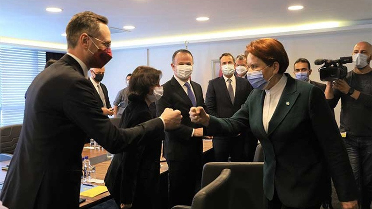 Meral Akşener, TÜSİAD heyetiyle bir araya geldi