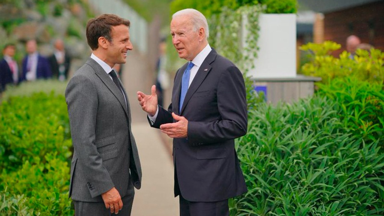 Biden'dan Macron paylaşımı: Birlikte duruyoruz, zorlukların üstesinden gelmeye hazırız