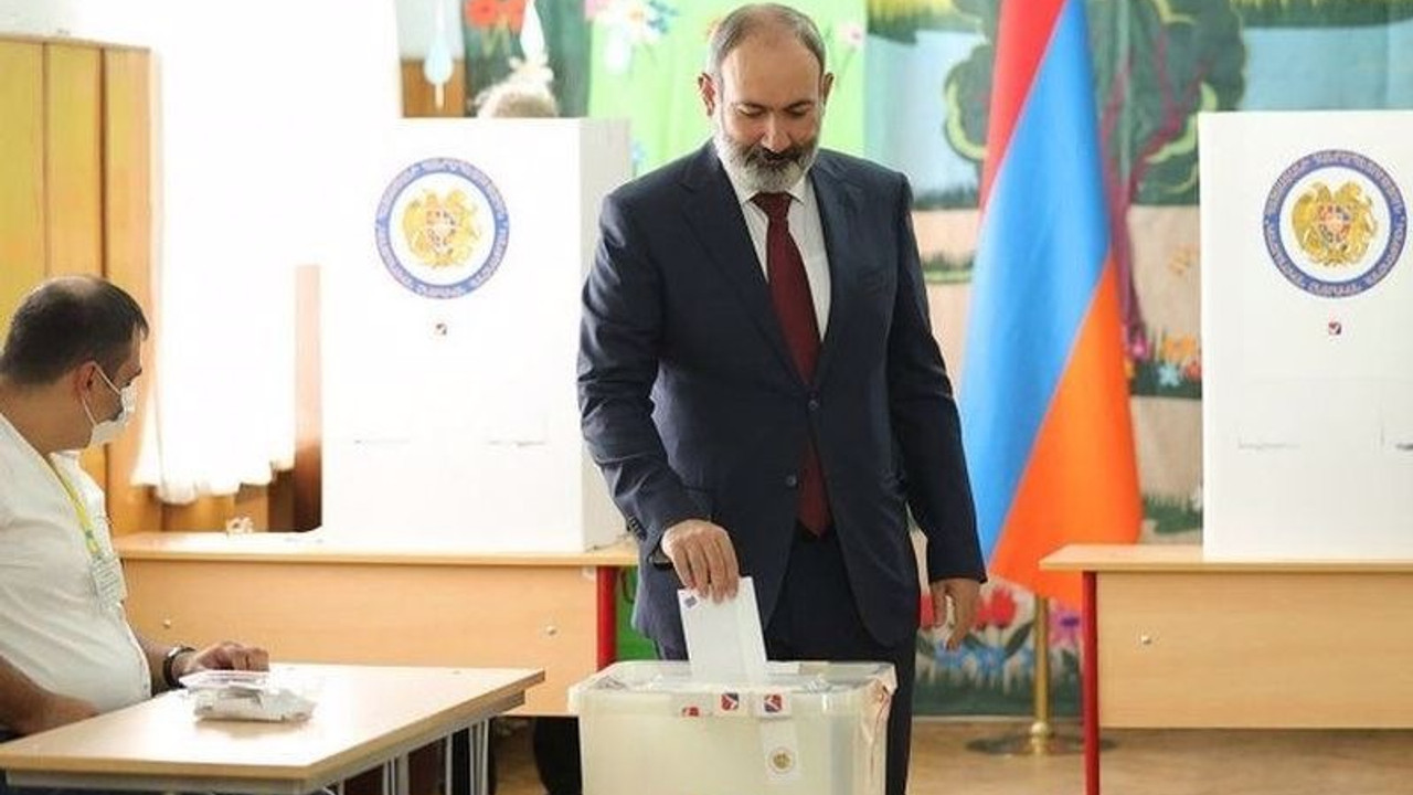 Ermenistan'daki erken parlamento seçimlerinde Paşinyan'ın partisi zaferle çıktı