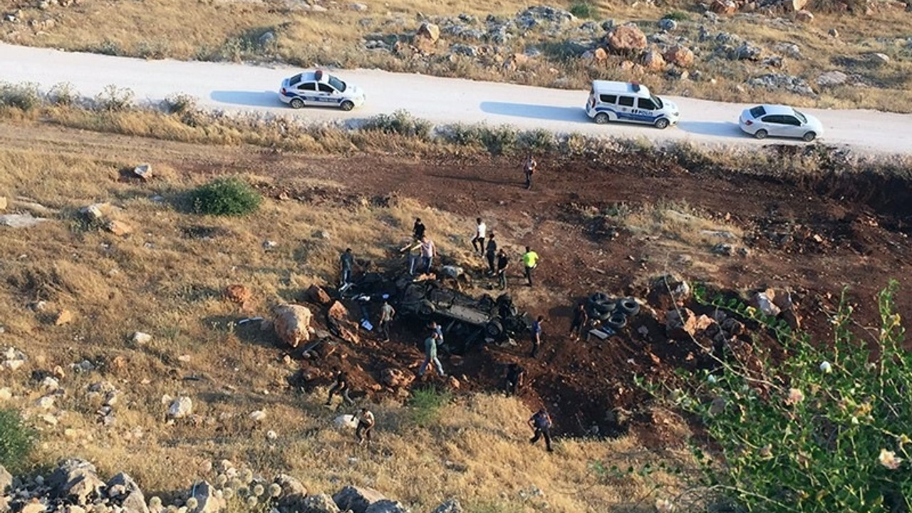 Otomobili uçuruma yuvarlandı, sürücünün araçta olduğu ertesi gün fark edildi