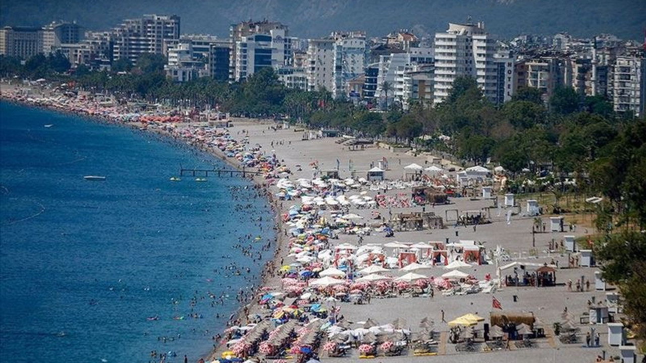 Prof. Dr. Küçükosmanoğlu'ndan turizm sezonu uyarısı: İpin ucu bırakılmış gibi