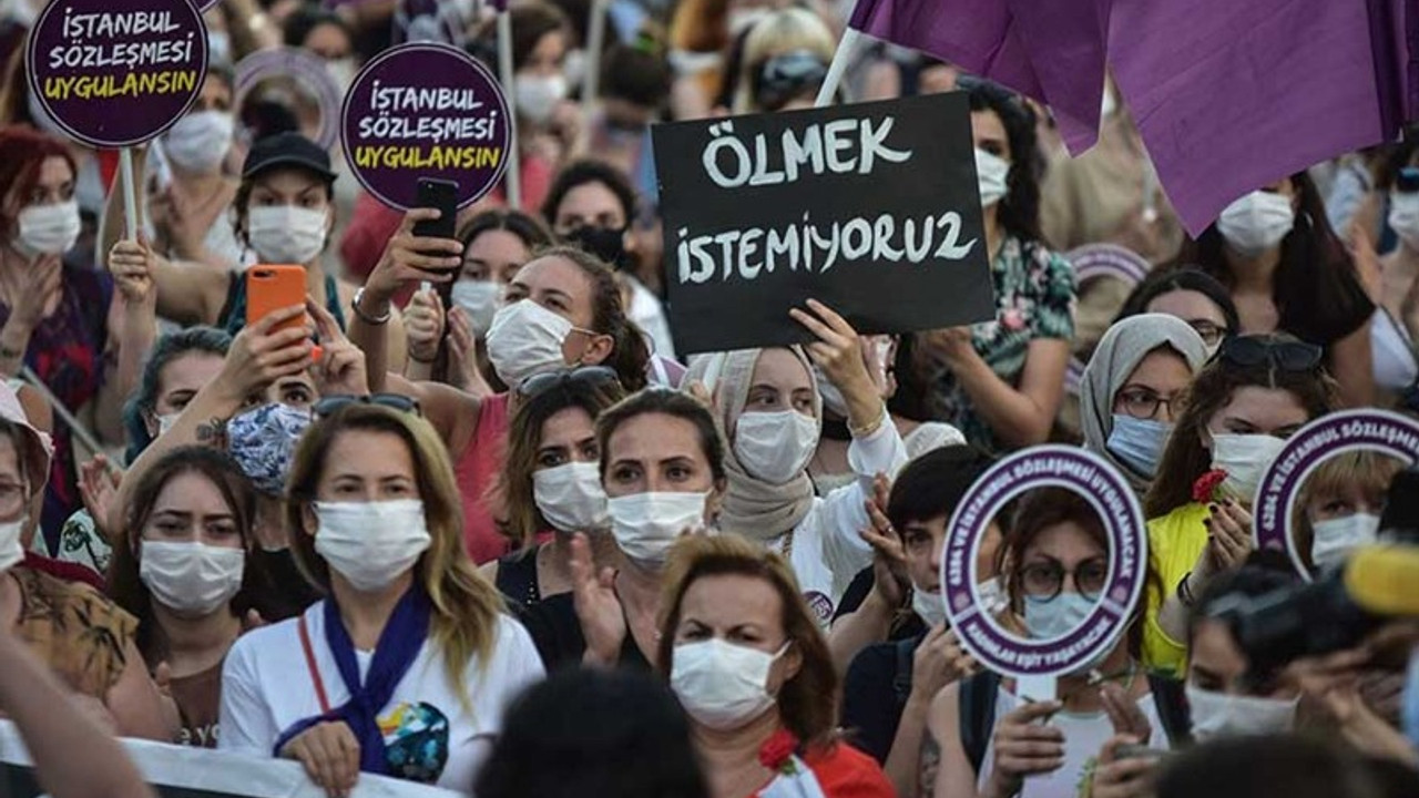 Denizli'de bir erkek eski eşini sokak ortasında bıçaklayıp kaçtı