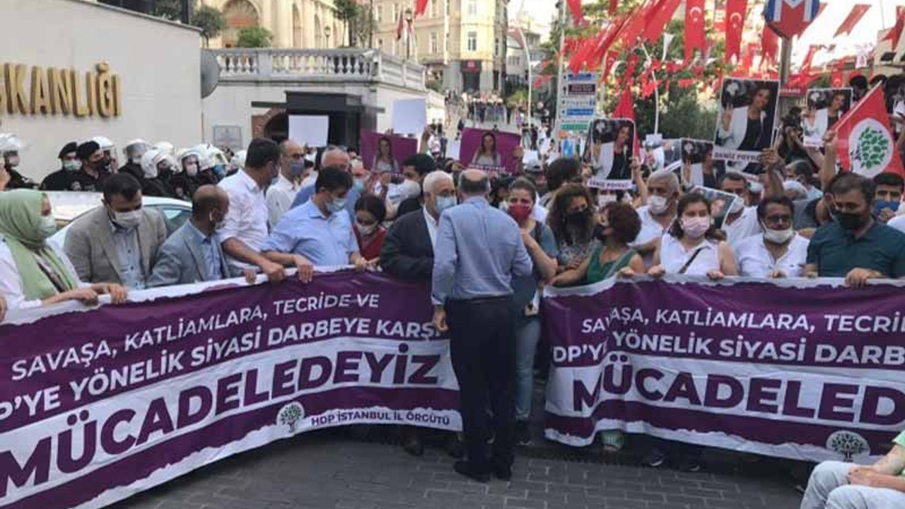 HDP'liler İstanbul’da engellemelere rağmen tecriti protesto etti