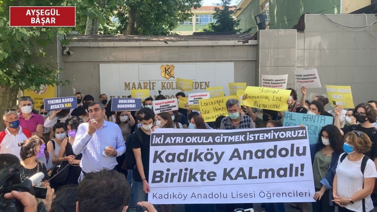 Tarihi lisenin yıkımına öğrenci ve velilerden tepki: Kadıköy Anadolu birlikte KAL'malı