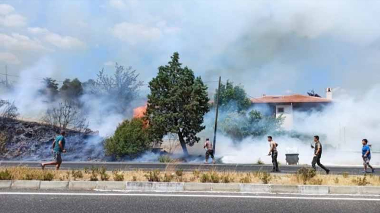 Muğla'da yerleşim yerlerine yakın alanda çıkan yangın kontrol altına alındı