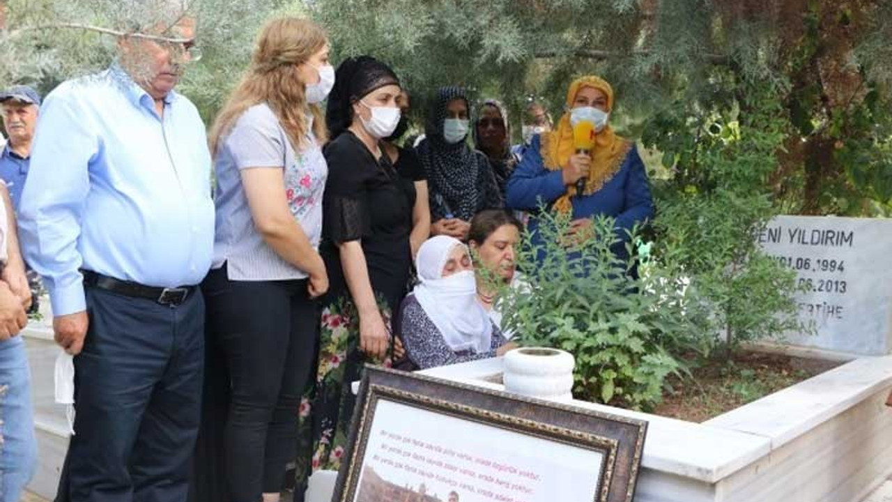 Medeni Yıldırım mezarı başında anıldı