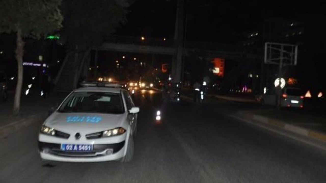 Polis aracının çarptığı kadın öldü