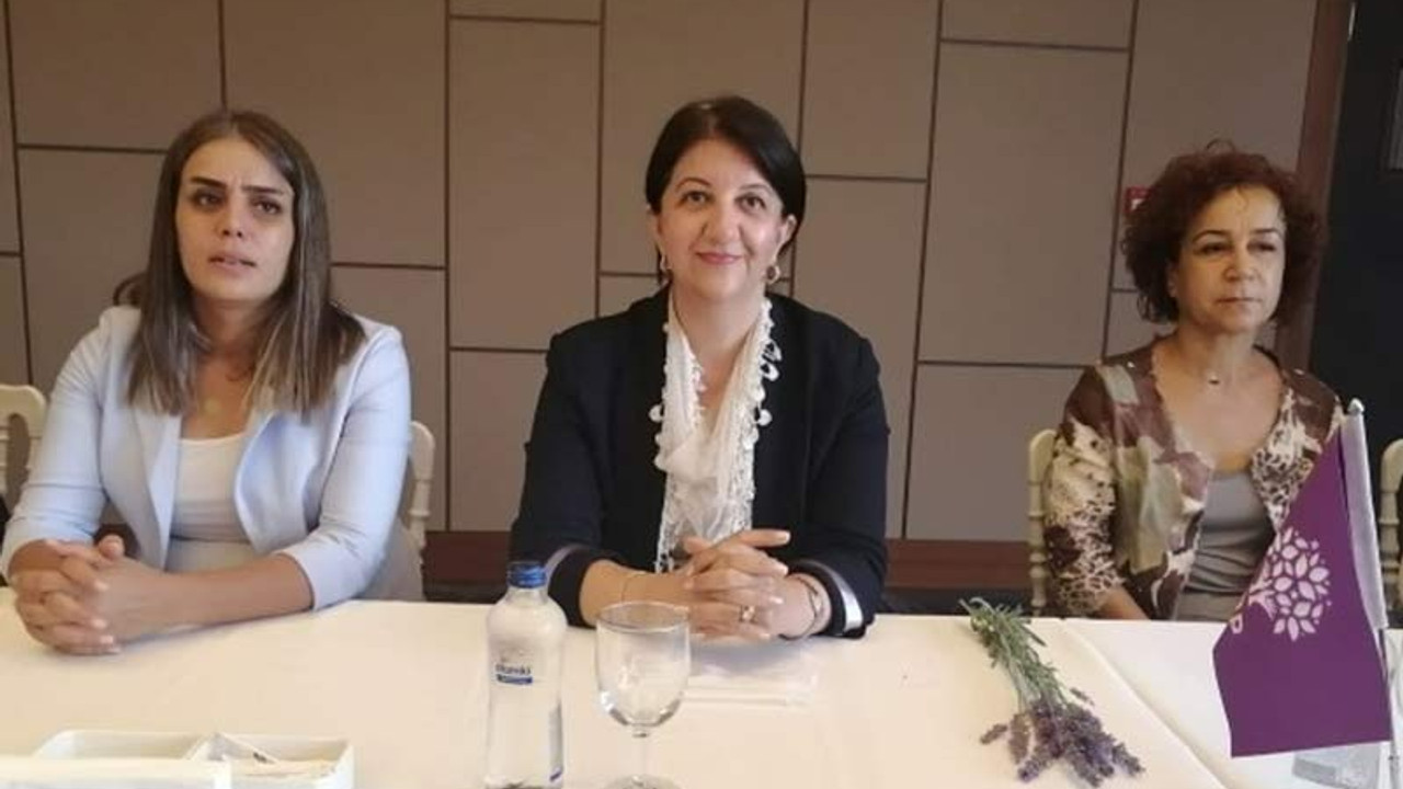 Pervin Buldan, 'Kadın Yoksulluğuna Hayır' kampanyasında Bursa'da kadınlarla bir araya geldi