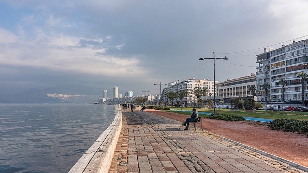 İzmir'de son iki gündür Covid-19 kaynaklı ölüm yaşanmadı