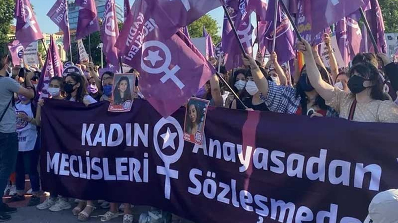 Kadıköy'de İstanbul Sözleşmesi eylemi