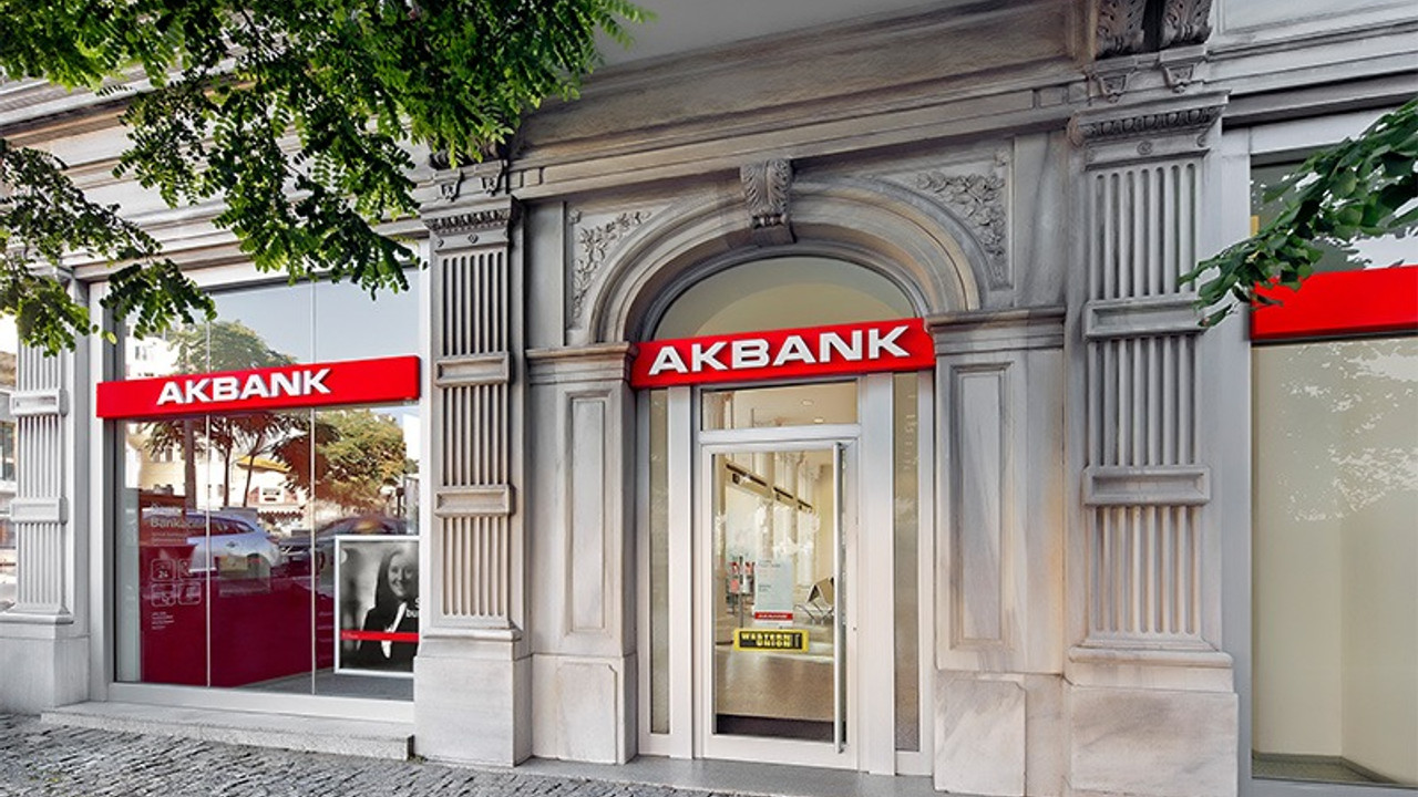 Akbank'ta sistem arızası sürüyor: Siber saldırı veya müşteri bilgi güvenliği problemi yok