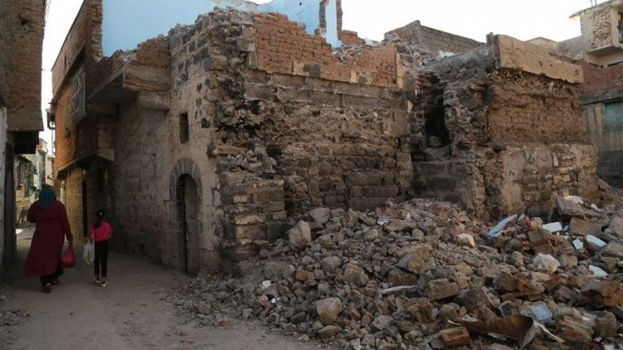 Sur'da tarihi yapılar yıkılıyor: Yıkmakla bir şeylerin değişmediğini görmek lazım