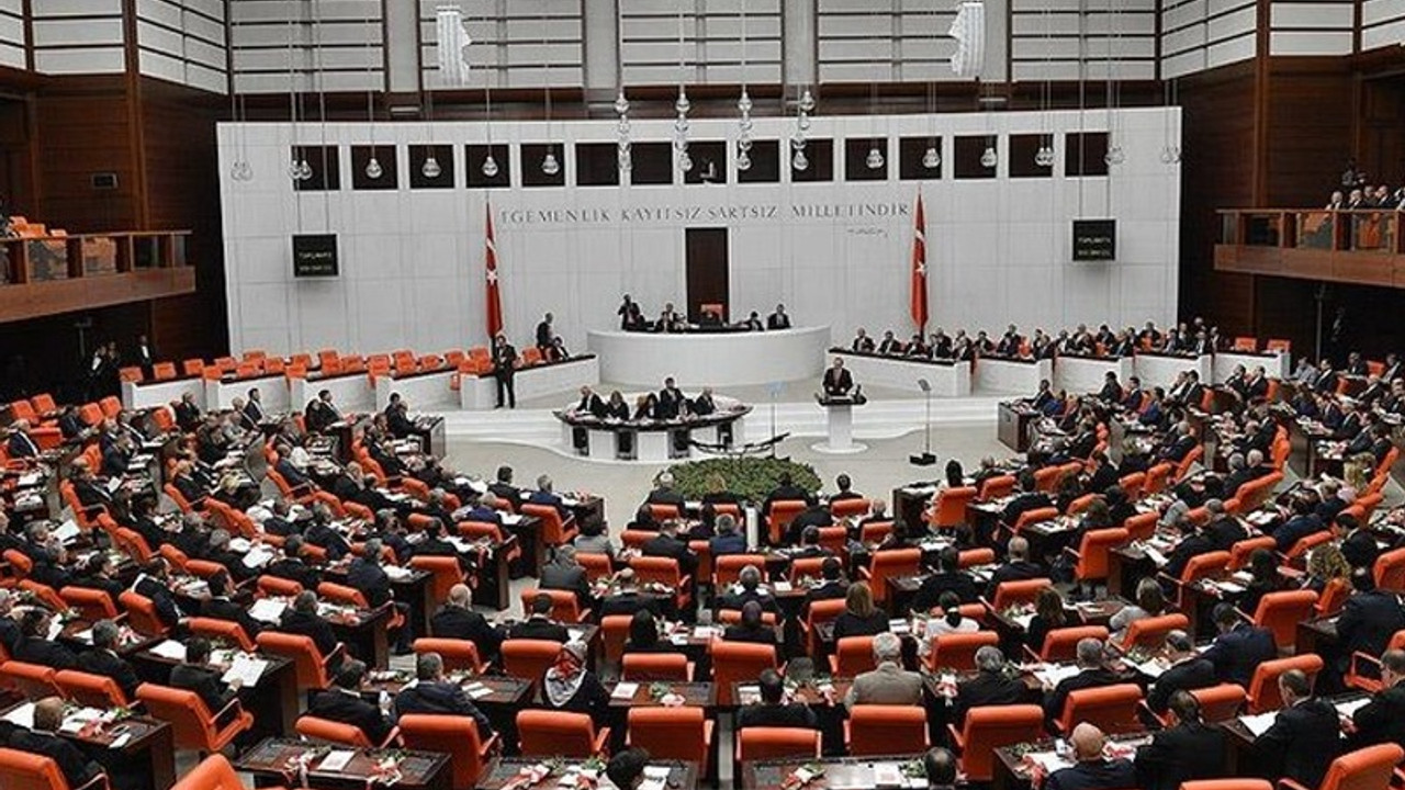 Esenyurt Belediye Meclisi'nde konut mağdurlarına destek önerisi AKP ve MHP oylarıyla reddedildi