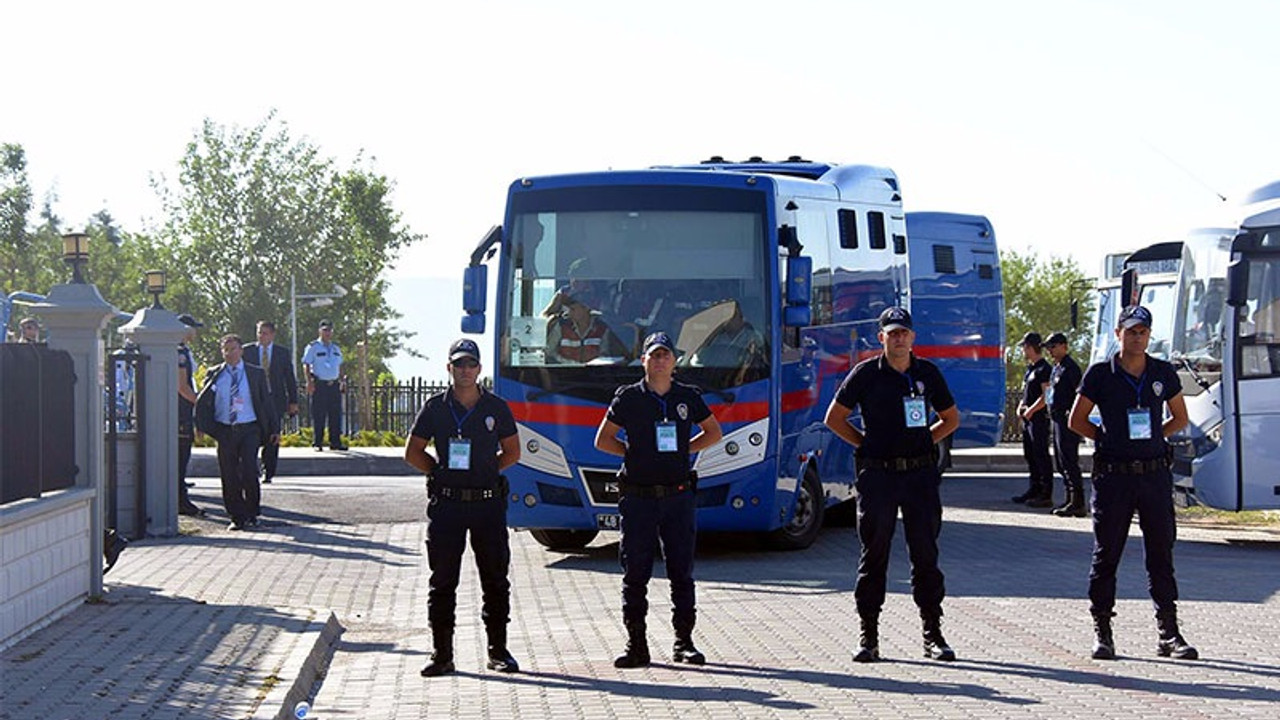 'Darağacı önünden geçirilmemiz işkencedir'