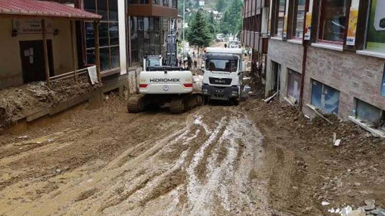 Rize'de sel ve heyelan sonrası kaybolan 2 kişiyi arama çalışmaları sürerken Erdoğan'dan açıklama