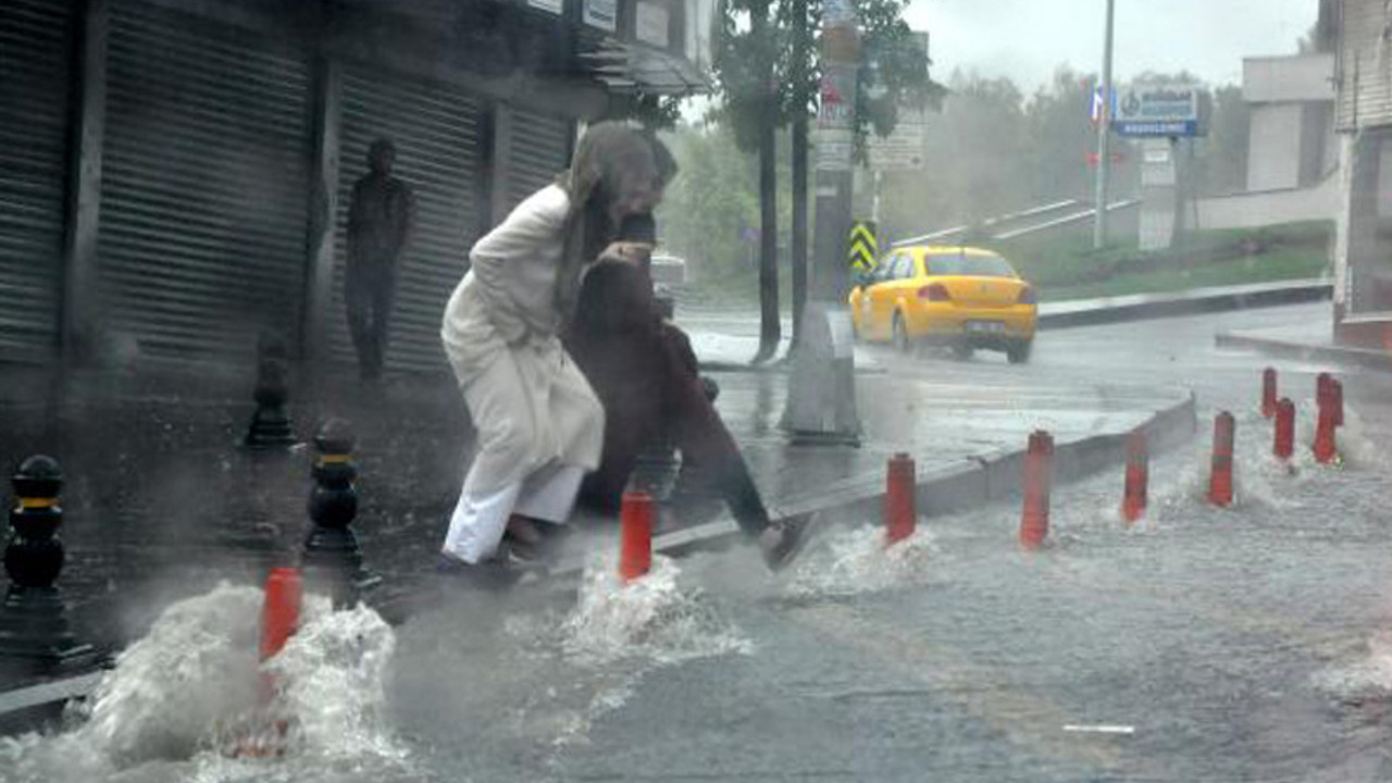 İstanbul için 'sel ve su baskını' uyarısı