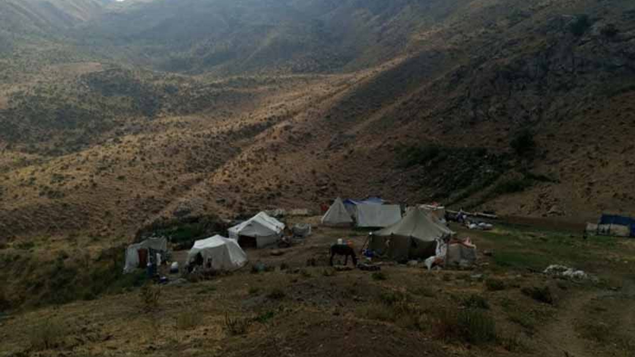 Hakkari'de askeri üs bölgesinden üzerine ateş açılan çobandan haber alınamıyor