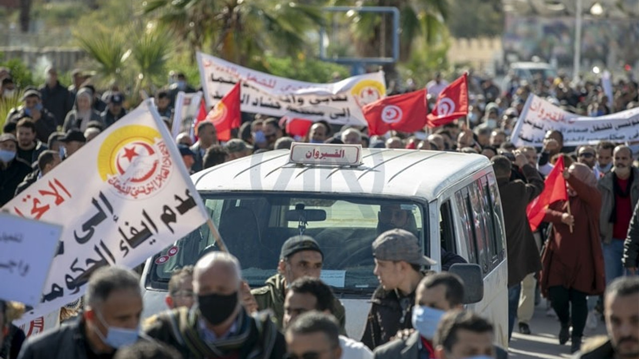 Tunus'ta iki milletvekili gözaltına alındı