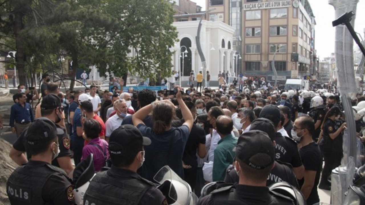 Van’da açıklama yapmak isteyenlere polis müdahalesi: 5 gözaltı