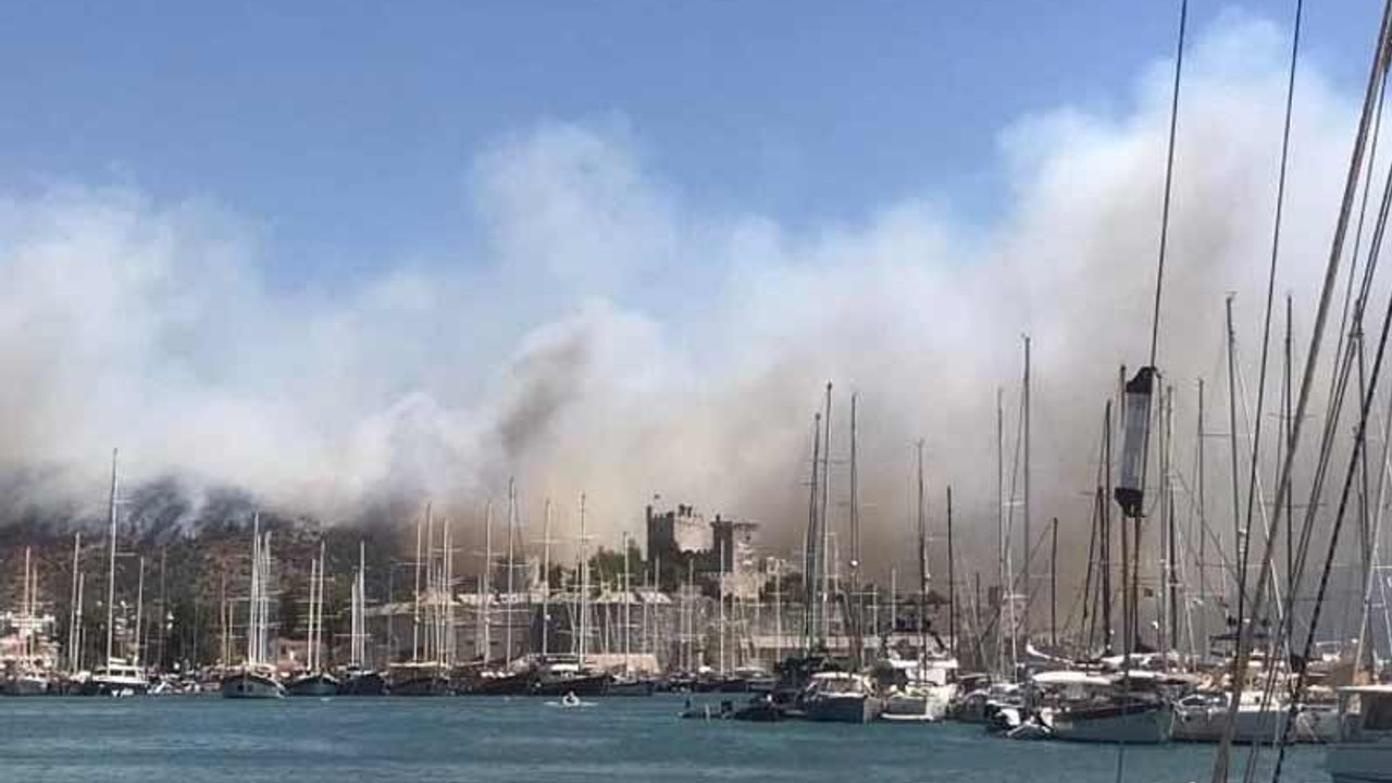 Yangın büyüyor | Bodrum Belediyesi'nden 'trafiğe çıkmayın' çağrısı