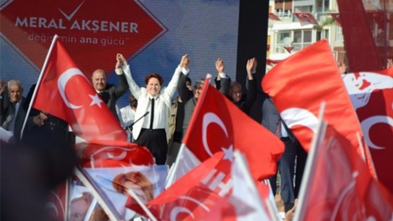 Akşener partisi için yeni isimlerle görüşüyor