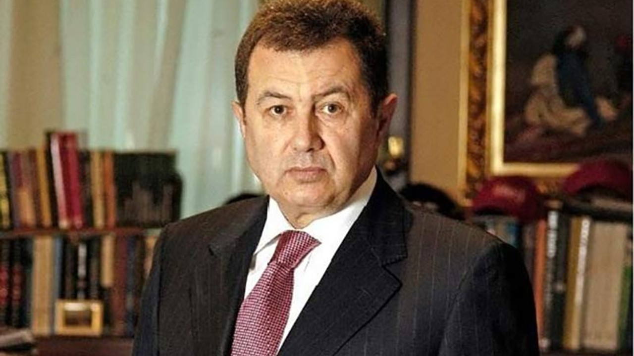 Mehmet Emin Karamehmet, 'dev şirketini' devrediyor