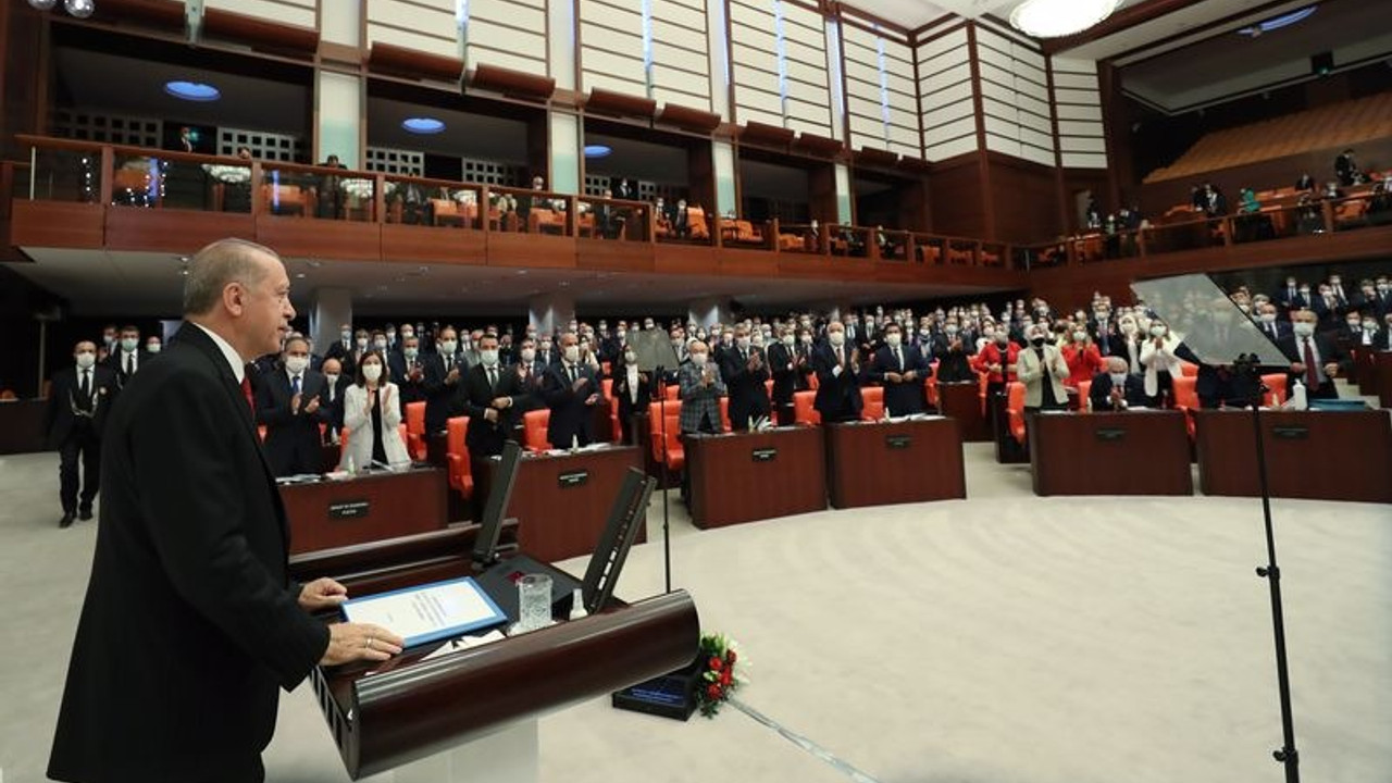 AKP’nin anayasa çalışmasında parti kapatmada Meclis formülü