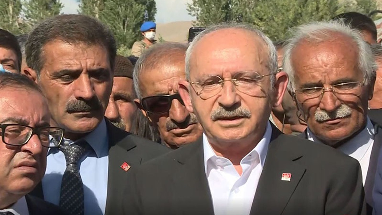 Kılıçdaroğlu, Van'ın Başkale ilçesinde selden etkilenen yurttaşları ziyaret etti