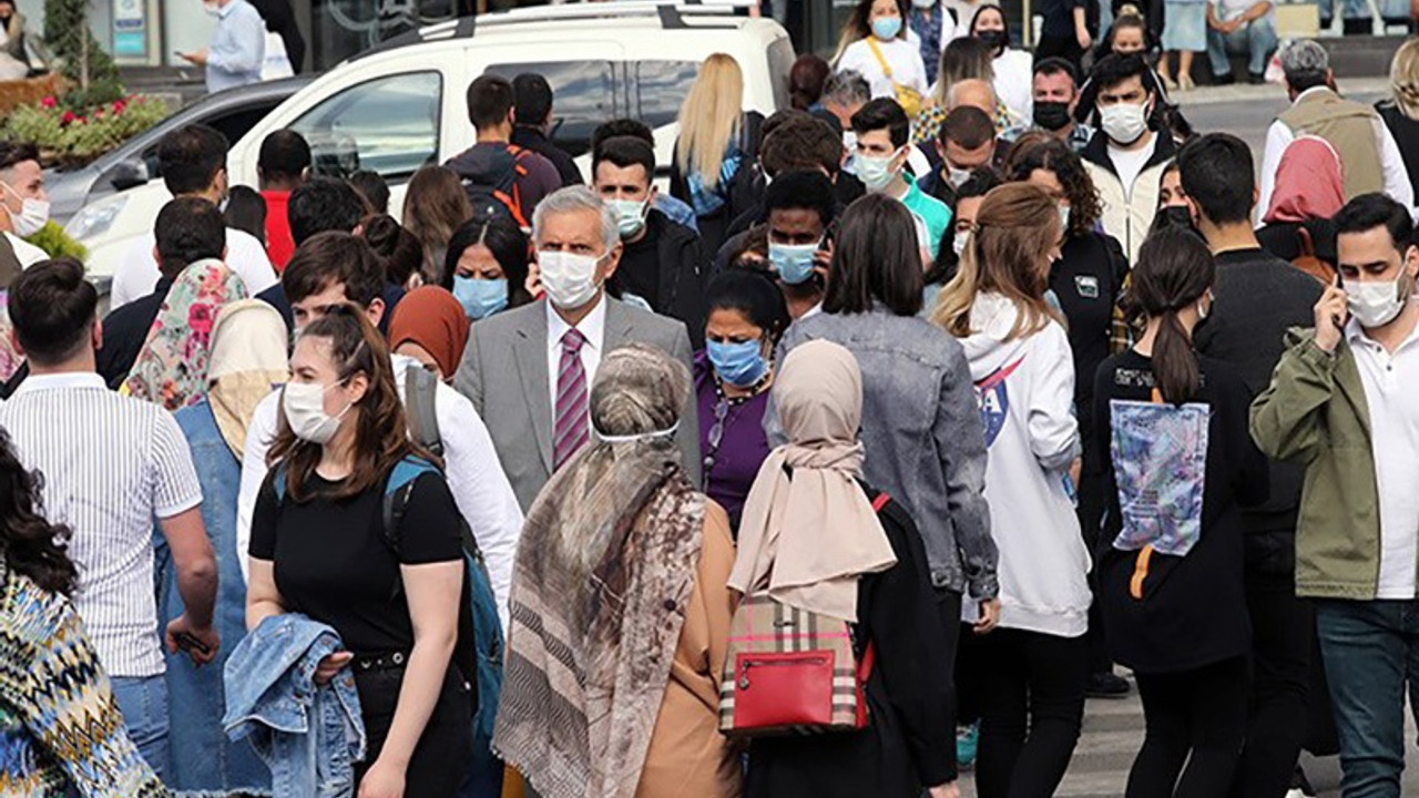 21 bin 372 kişinin testi pozitif çıktı, 157 kişi hayatını kaybetti