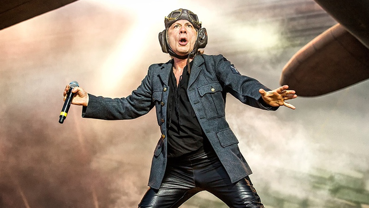 Iron Maiden solisti Bruce Dickinson Covid-19'a yakalandı