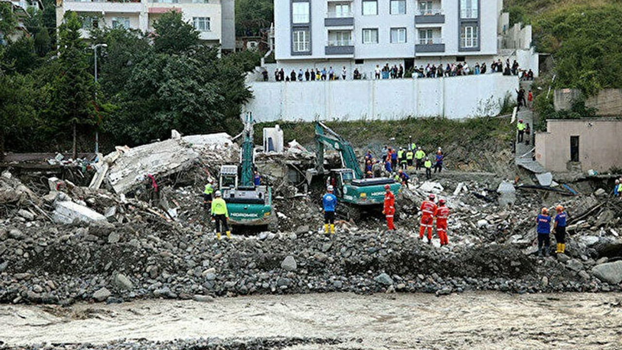 Bozkurt'ta çöken apartmanın müteahhidine gözaltı