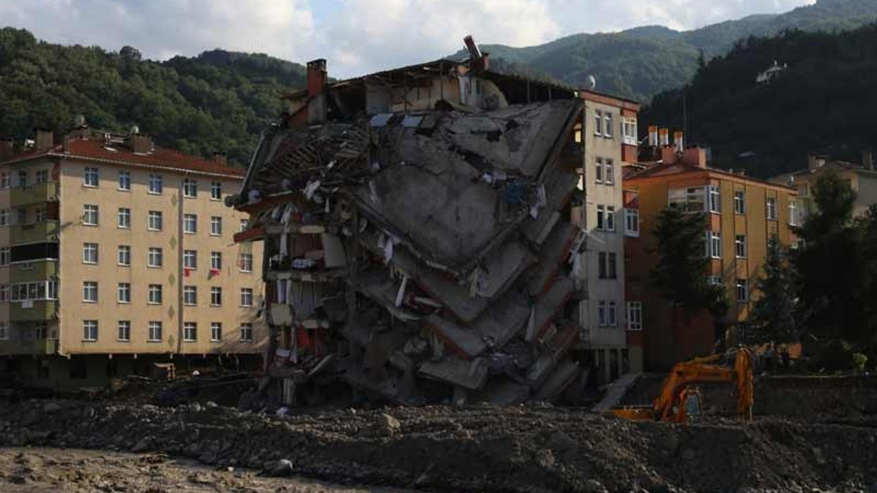 Sel felaketinde yıkılan apartmanın müteahhidi tutuklandı