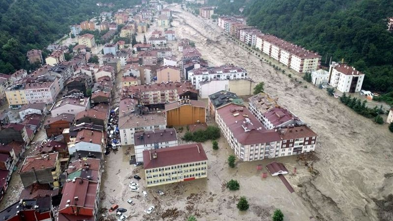 Sel felaketinde hayatını kaybedenlerin sayısı 82'ye yükseldi