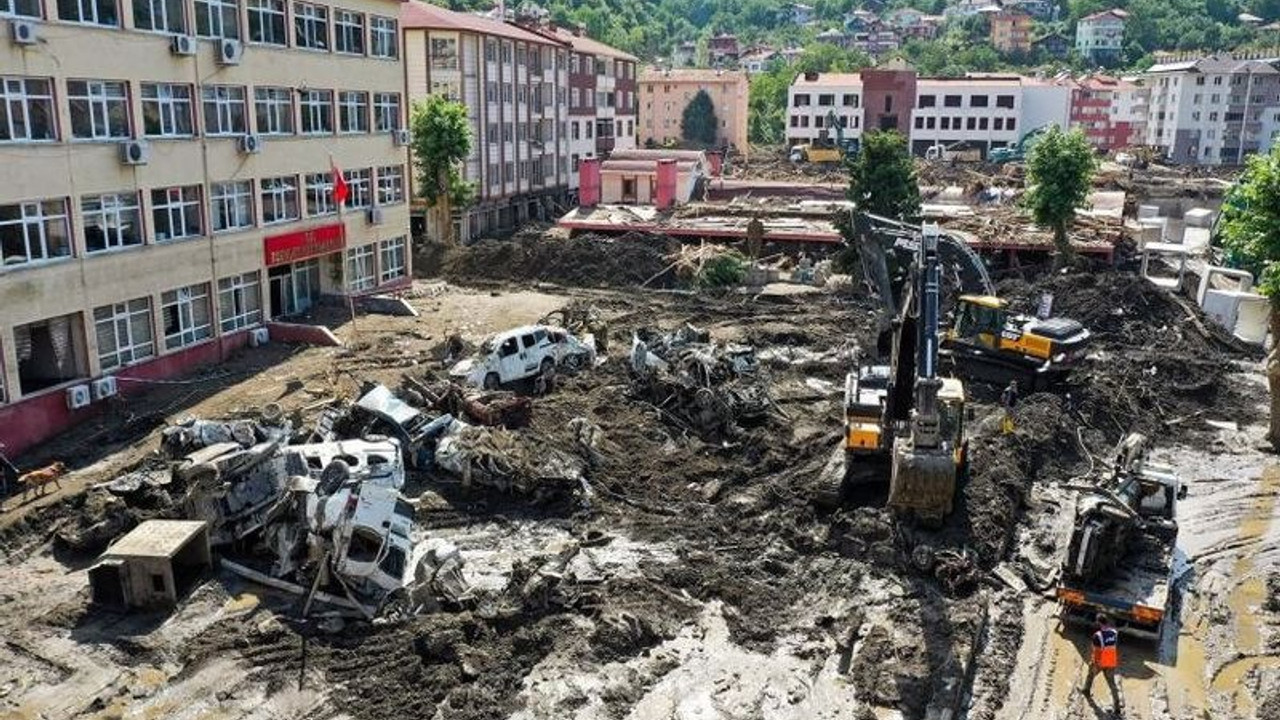 Karadeniz'deki sel felaketinde can kaybı artıyor