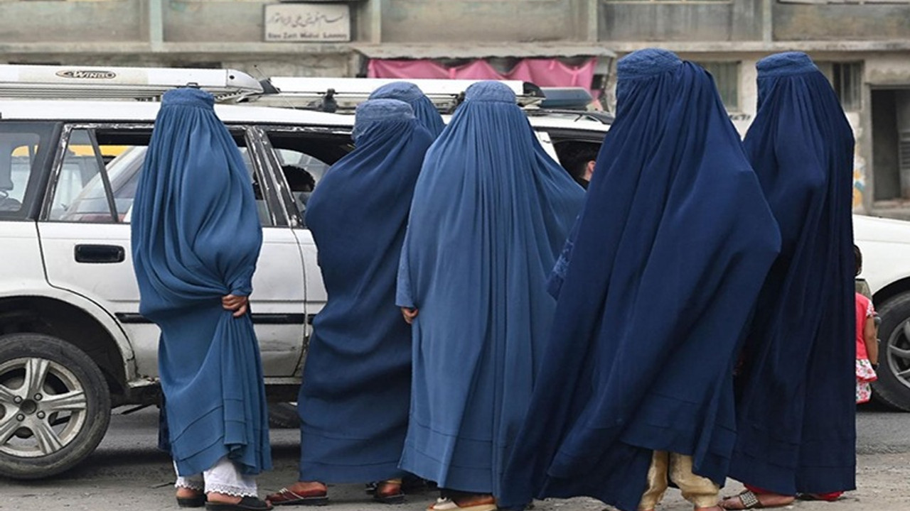 Taliban'ın dönüşü sonrası burka fiyatları arttı