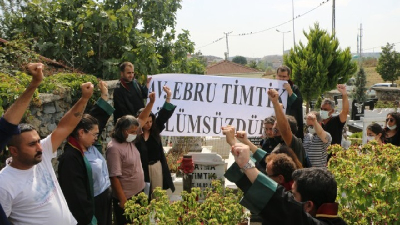 Devrimci Avukat Ebru Timtik mezarı başında anıldı