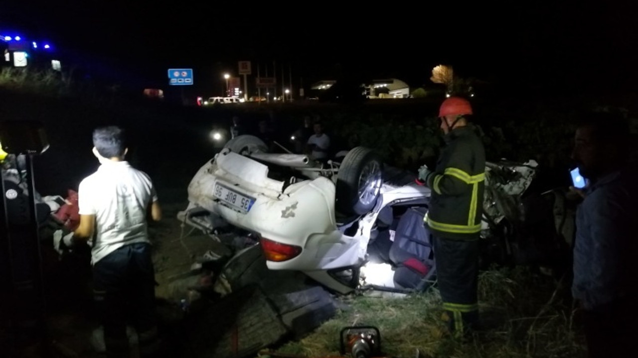 Manisa'da yolcu otobüsü kaza sonucu devrildi: Çok sayıda ölü ve yaralı var