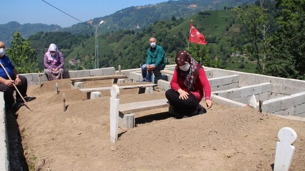 Koronavirüsten 6 ayda 8 ferdini kaybeden aile 10 yeni mezar yeri daha hazırladı