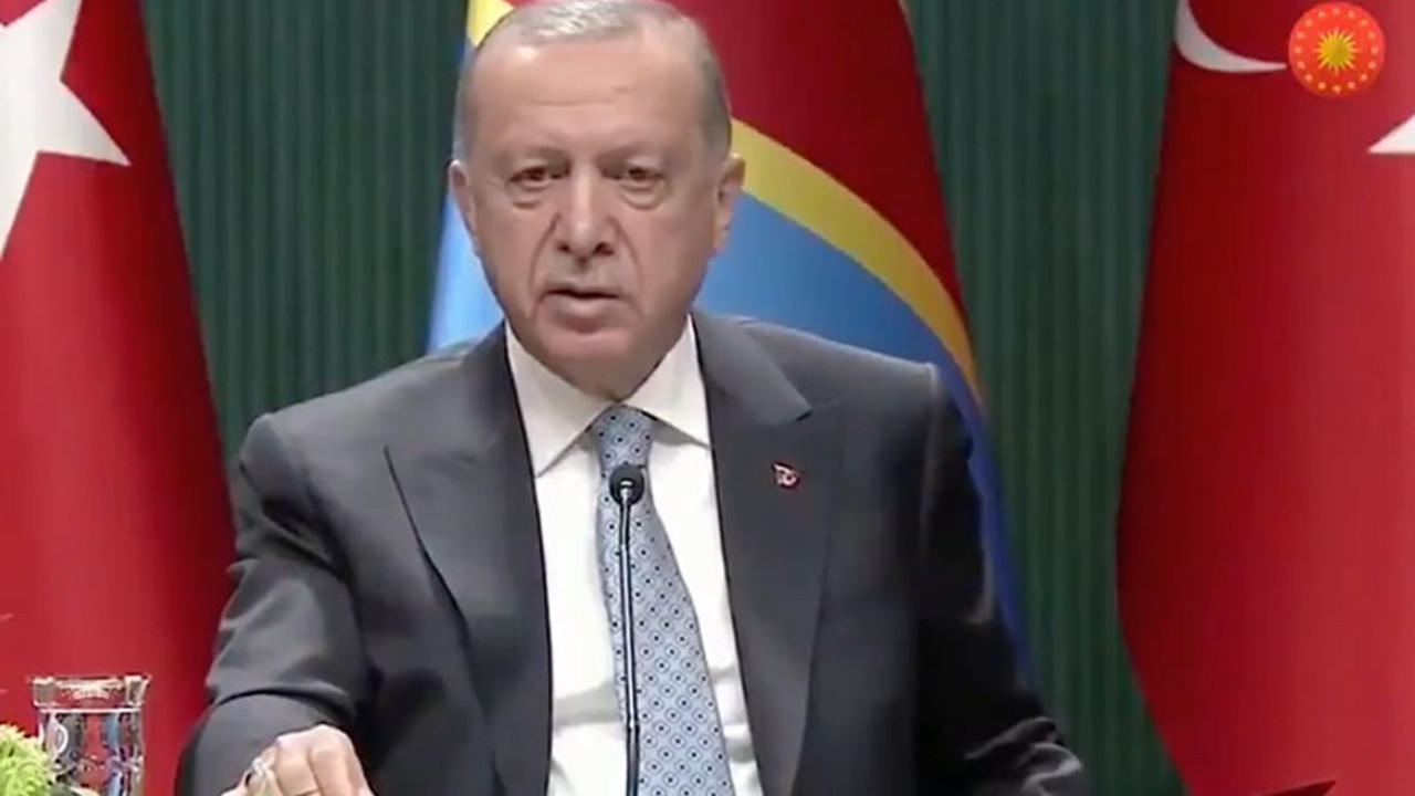 Erdoğan, prompter olmayınca havalimanının ismini unuttu