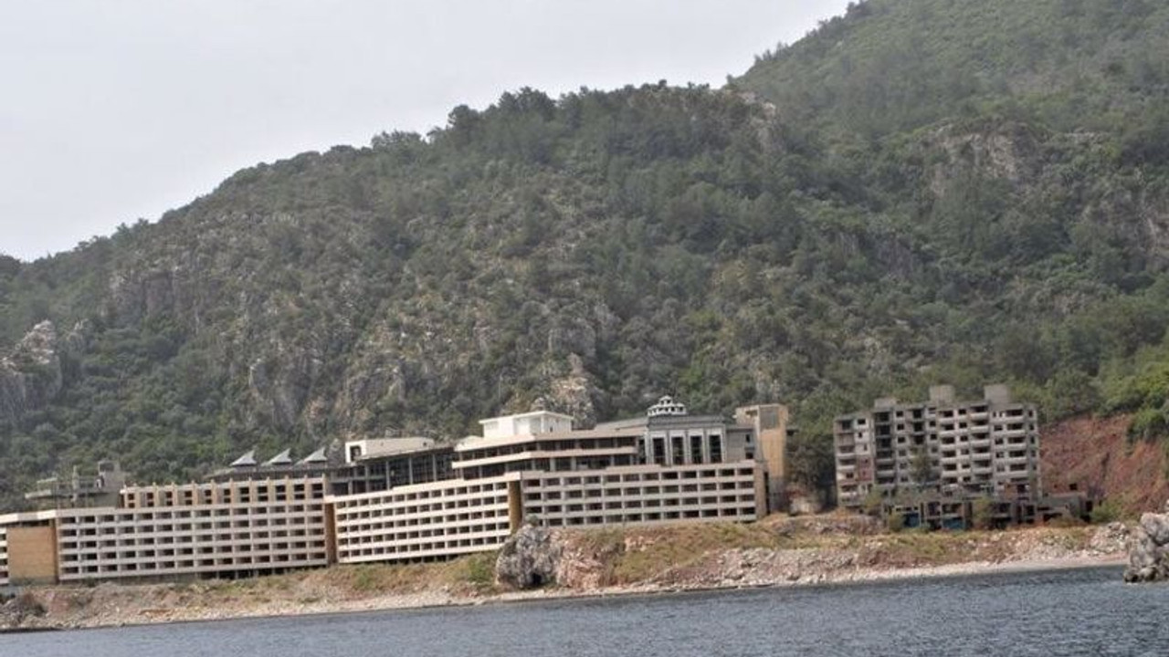 Marmaris'te otel inşaatı yanan ormanlık alanlara doğru genişletildi: Çevrecilerden tepki